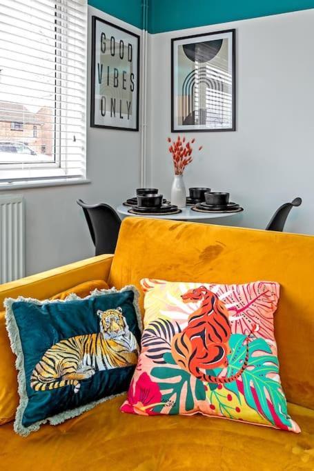 Tiger House - Driveway & Garden. Airport Location! * Luton (Bedfordshire)