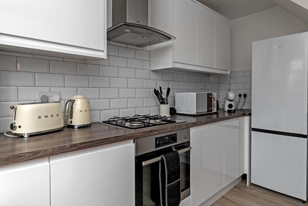 Tiger House - Driveway & Garden. Airport Location! Luton (Bedfordshire)